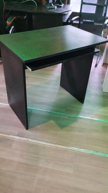 круглый стол трансформер: Kompüter masası, İşlənmiş, Açılan, Laminat, Kvadrat masa — 1
