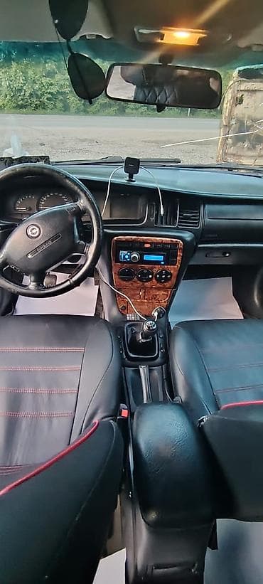 opel frontera: Opel Vectra: 1.8 l | 1996 il Sedan — 6