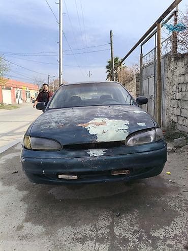 əllə çəkilmiş maşın şəkilləri: Satılır: köhnə sedan avtomobil (ehtiyat hissələri üçün) Xüsusiyyətlər — 1