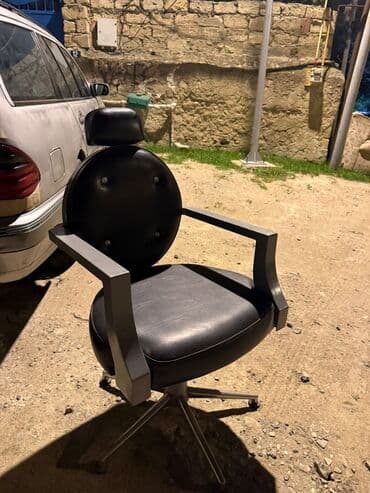 кресло для компьютера: Б/у, Без колесиков, Рукояти не регулируются — 1