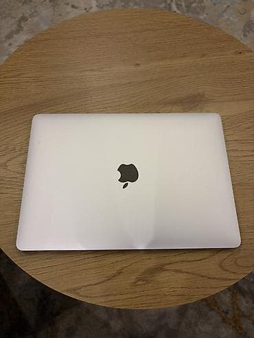 hard disk ssd: İşlənmiş Apple MacBook, 13.3 ", Apple M1, 256 GB — 1