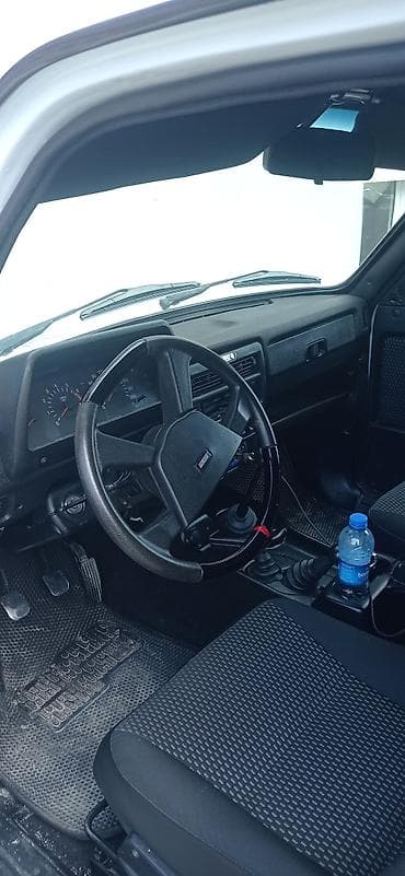 ВАЗ (ЛАДА): ВАЗ (ЛАДА) 4x4 Нива: 1.7 л | 2015 г. 187000 км Внедорожник — 2