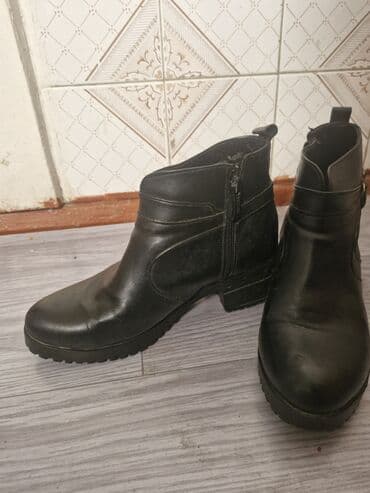 Ölçü: 37, rəng - Qara, Yeni