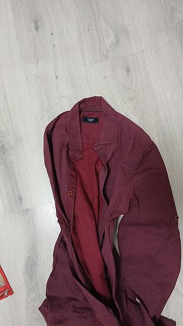 cins jaket: Kişi geyim dəsti – cins şalvarlar və köynəklər Məhsullar: - 2 ədəd — 2