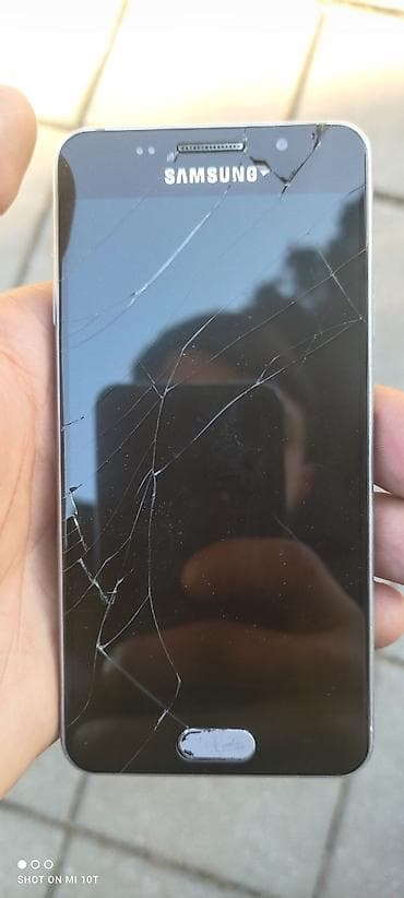 samsung s8 ekrani: Samsung Galaxy A3 2016, 16 GB, rəng - Qara, Qırıq — 1