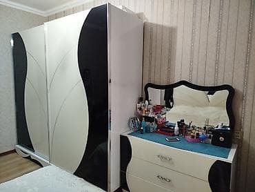 komodlar: Yataq otağı mebel dəsti - 3 qapılı sürgülü qarderob: ağ-qara rəngdə — 1