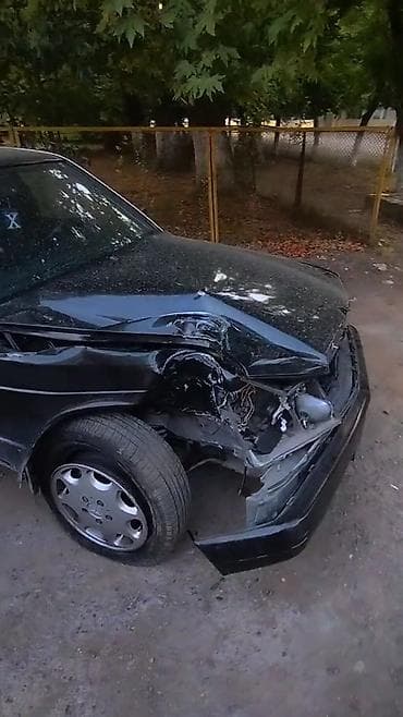 teker satişi: Mercedes-Benz 190 (W201): 2 l | 1990 il Sedan — 1