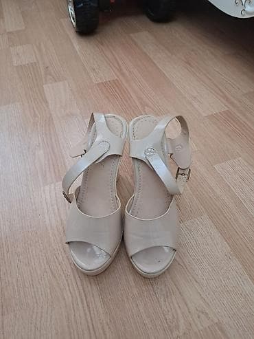 Личные вещи: Bej rəngli qadın sandaleti - Model: Açıq burunlu, platformalı — 2