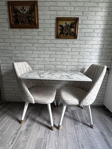 Ev üçün digər mebel: Tecili Metbex ucun 2 stul ve divardan vurulan masa 80 AZN Razin*Afa — 1