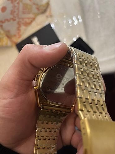 Yeni, Qol saatı, rəng - Qızılı