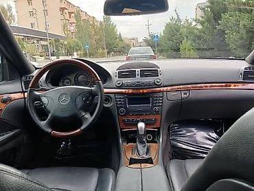 mercedes e class 1998: Mercedes-Benz E 320: 3.2 l | 2003 il Sedan — 4