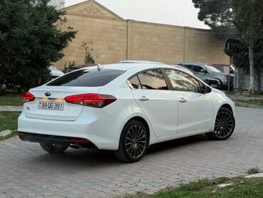hyundai elantra qiyməti: Taksiye Yararli Kredit yolu ile satilir İlkin odeniş en azi 3.000 azn — 4