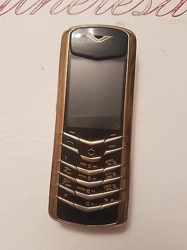 Antik madel telefon tam idial veziyetdei qesheng ishdiyir