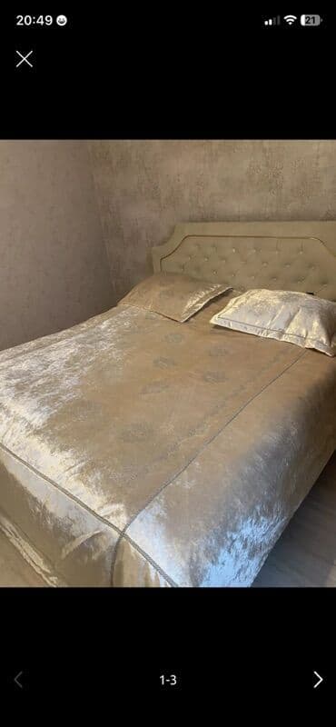 Yataq üçün Qaşlı rəng - Qızılı Yataq örtüyü