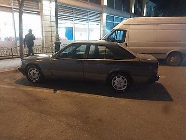 mersedes benz 190: Mercedes-Benz 190 (W201) sedan - Masin gundeliy surulen masindi — 4