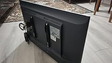 Kronşteynlər: Televizor Samsung LED ekran 32" — 1