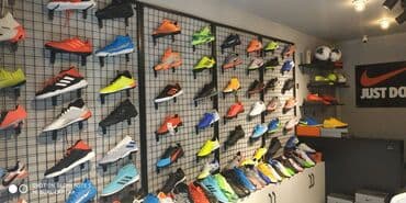 Gənclik metrosunun yani 25kv sahəsi olan obyekt ofis maqaza basqa