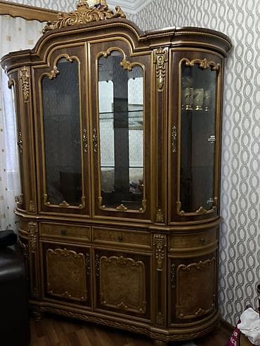 Manekenlər: Şüşəli dolab vitrini, İşlənmiş, Ünvandan götürmə — 2