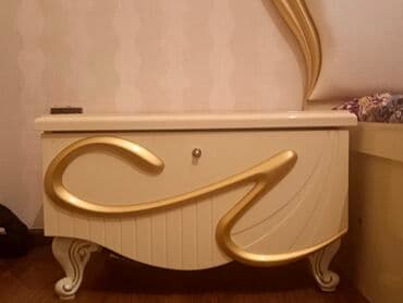 столик для кровати: 2 Ədəd Tumba Təciliiii Satılır 10 % endirim ediləcək Qiymət 110 — 3