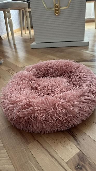 itler tap az: Yumuşaq, tüklü ev heyvanı yatağı – yuvarlaq forma, toz-çəhrayı rəng. - — 2