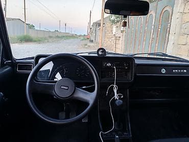 chevrolet malibu farasi: VAZ (LADA) 2107: 1.6 l | 2009 il 112 km Sedan — 4