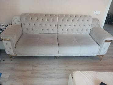 divan evi: Klassik üslubda 3 nəfərlik krem rəngli divan. Xüsusiyyətlər: - Üst — 2