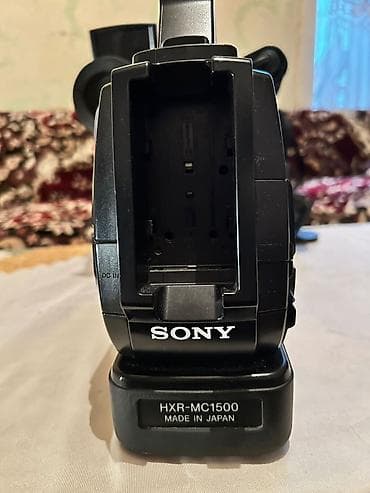 Fotokameralar: Sony HXR-MC1500 peşəkar video-kamera Xüsusiyyətlər: - Full HD çəkiliş — 3