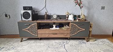 ikinci el raskladuska: İşlənmiş, Düz TV altlığı, Polkalı, Laminat — 1