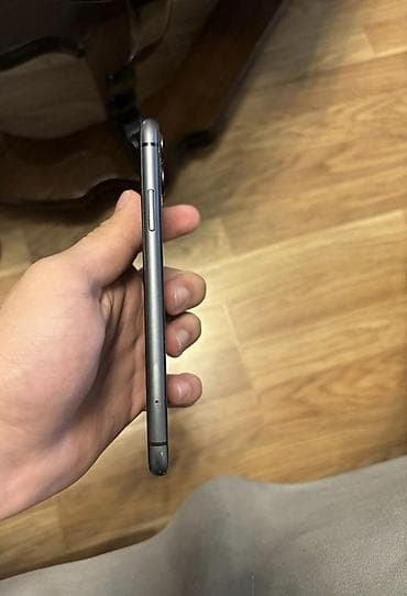 iphone 5 4: IPhone 11, Qara — 2