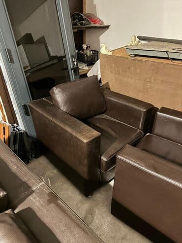 ofis dolab: Ofis mebel dəsti Tərkib: - İş masası: L‑şəkilli, geniş iş səthi. Yan — 10