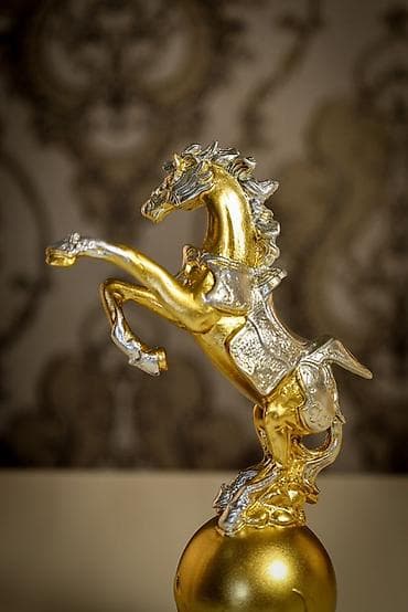 at figurları: Fiqur, rəng - Qızılı — 7