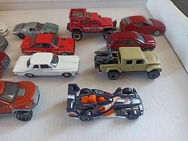 Matchbox ve Hotwheels ededi 5manat
Hamısı birlikte 35 manat
12 eded — 10