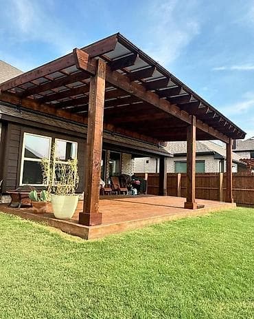 Açıq hava üçün taxta pergola və geniş veranda platforması - Material