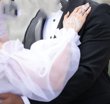 Gelinlik 1 defe geyilib750 azn tikilib 270azn satilir fatayla