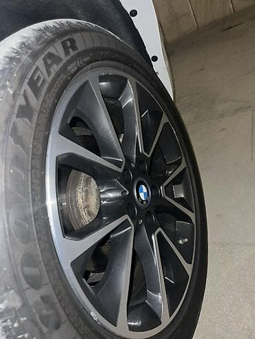 195 65 15 teker: BMW orijinal yüngül lehimli disklər və Goodyear şinlər komplekti - — 3