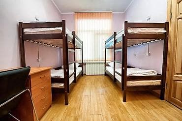 Hostel 5 azn . Hostel 2novbe işleyir. Seher ve axșam