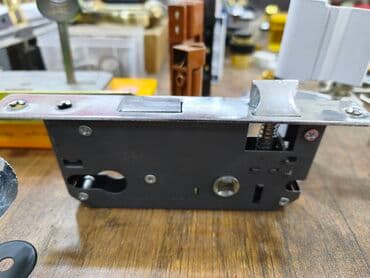 qapı zamok: Daxili qapılar üçün mortiz tipli qapı mexanizmi - Korpus: möhkəm — 1