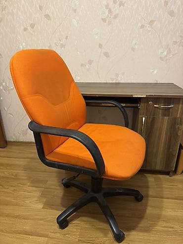 ustol ustul: Təcili satılır! Real alıvıya endirim var Yazı masası və stul birlikdə — 1