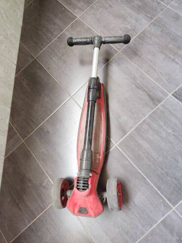 трюковой самокат в бишкеке: 3 təkərli model Qatlanan İşıqlı və enli təkərlər Yükgötürmə — 1