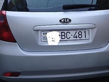 mercedes hetçbek: Kia Ceed hatchback, gümüşü rəng. - Kuzov: 5 qapılı hatchback, arxa — 4