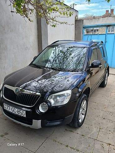 Skoda Yeti: 1.2 l | 2012 il 200000 km Sedan