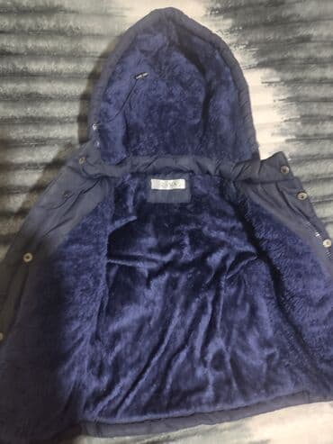 Uşaq geyimi və ayaqqabıları: Uşaq qış gödəkçəsi – tünd göy rəng - Brend detalı: ön və arxa hissədə — 1