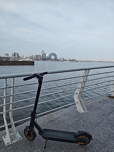 elektirikli samokatlar: İşlənmiş Elektrik samokat 10", 351 - 500 Vt, 26 - 35 km/s, Ünvandan götürmə — 6