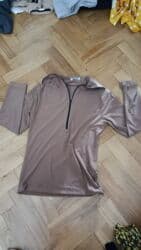 yupqa kofta: Qadın geyimləri dəsti - Qara rəngli t‑shirt: Ön hissədə “alexander — 8