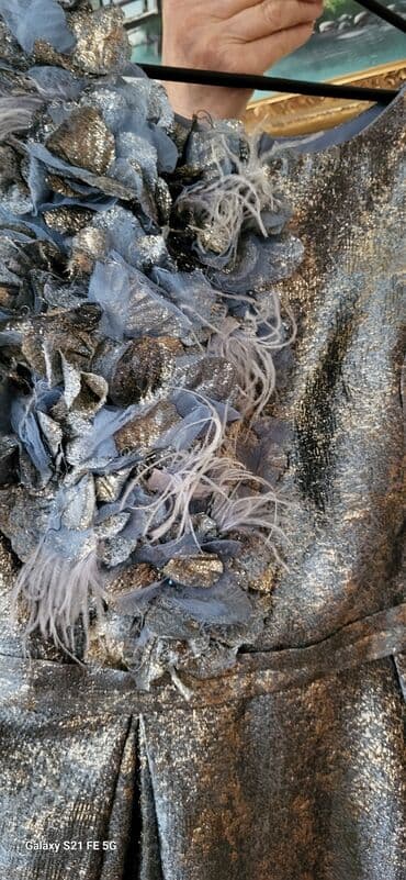 Плащи: Ziyafet geyimi.ideal veziyyetde. Orqanza material.cox qeşengdir — 3