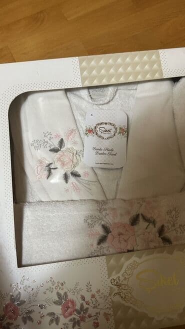 женские велюровые халаты: Yenidir, qutusunda, cehizlik və ya hədiyyəlik. Şikel firmasından — 2