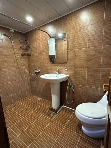 1 otaqlı kohnə tikili: Razində Ülvi şadlıq sarayı yaxınlığında,20 mərtəbəli tikilinin 6-cı — 4