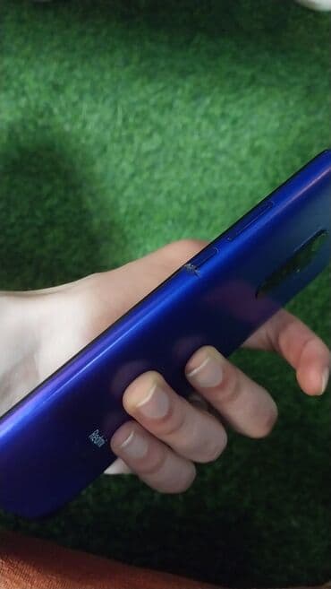 xiaomi 9: Xiaomi Redmi smartfon - Rəng: mavi (gradient) - Arxa hissə: “Redmi” — 2