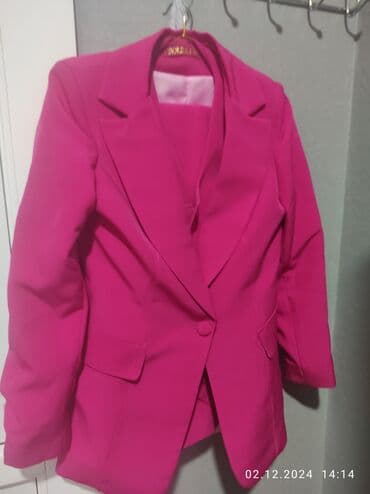 Pencək şalvar və jiletka istəyən əlaqə saxlaya bilər