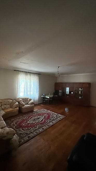 kelbecer kiraye evler: Kiraye heyet evi verilir,heyeti meyveli aqaclari var,evde her warayeti — 10